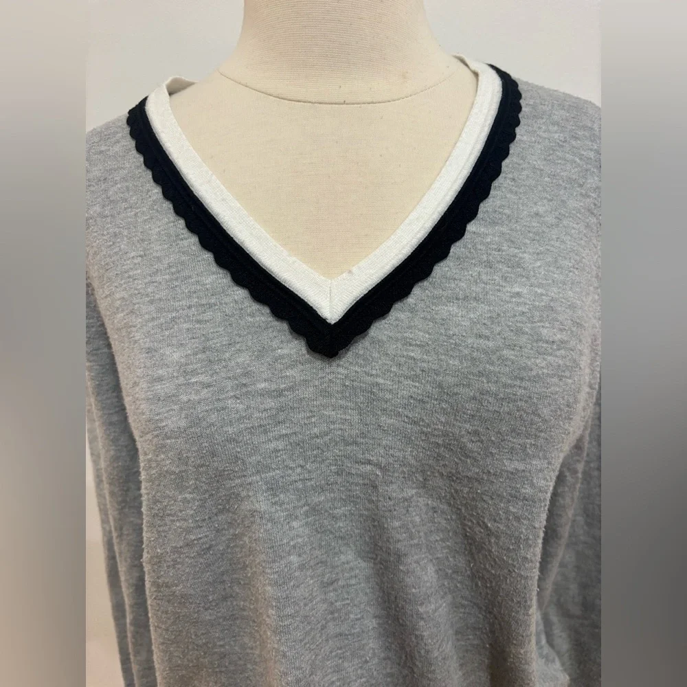 CeCe Deep V Contrast Trim Sweater, Size: S - Picture 9 of 12